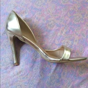 Dress and shoes